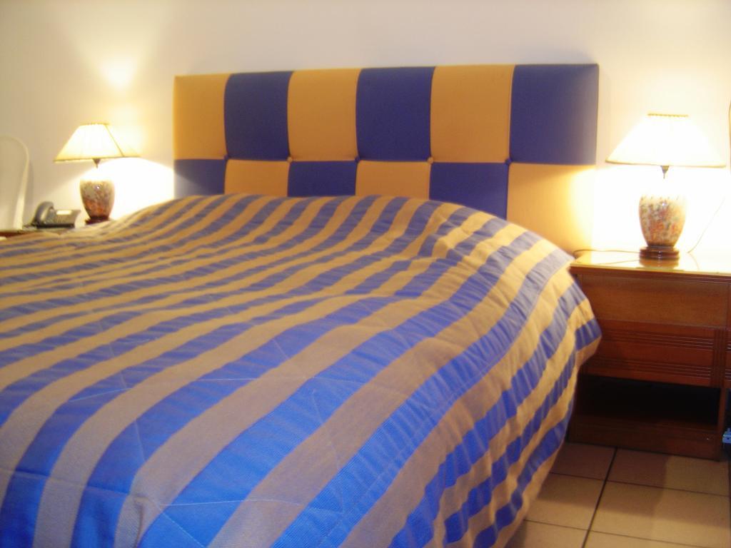 Kalimera Hotel Порос Экстерьер фото